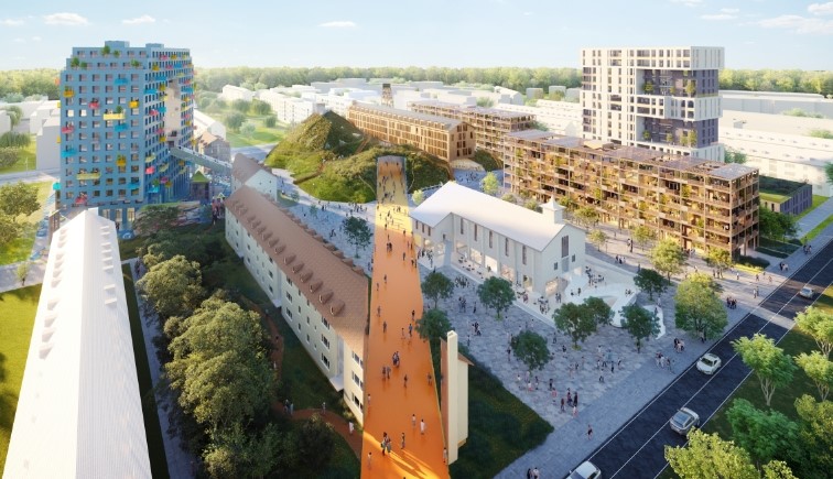 KI-basierte Bildbeschreibung: Ein lebendiges Stadtviertel mit modernen, farbenfrohen Gebäuden, einem großen orangefarbenen Gehweg, grünen Bäumen und Menschen, die an einem sonnigen Tag auf einem offenen Platz spazieren gehen.